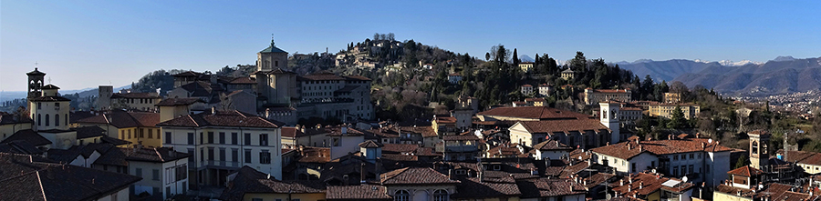 Vista panoramica dalla Torre Civica-Campanone verso il Seminario e San Vigilio